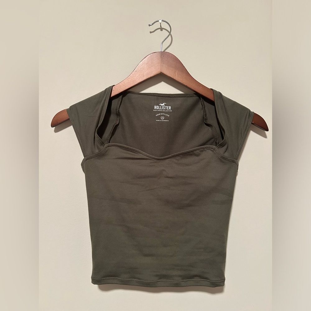 xxs hollister olive green cap sleeve crop top